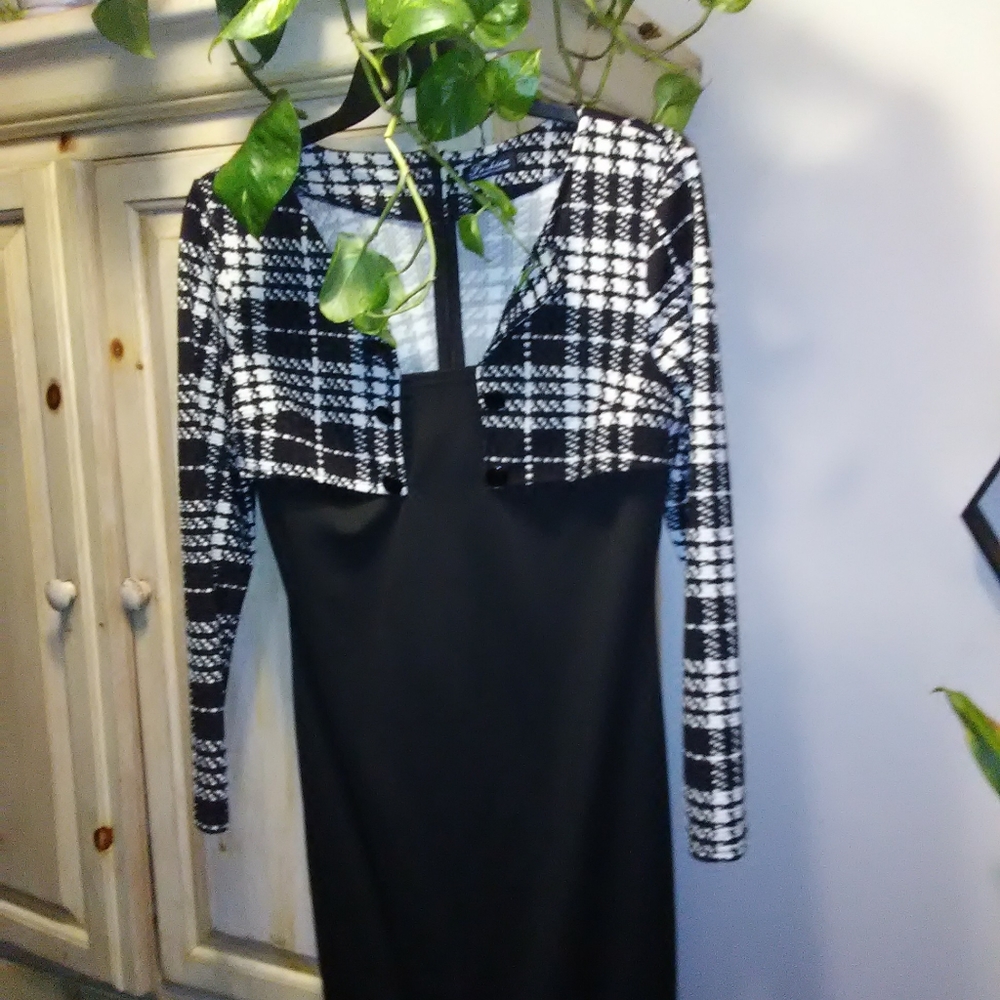 FASHIONS 👗 - Picture 6 of 8